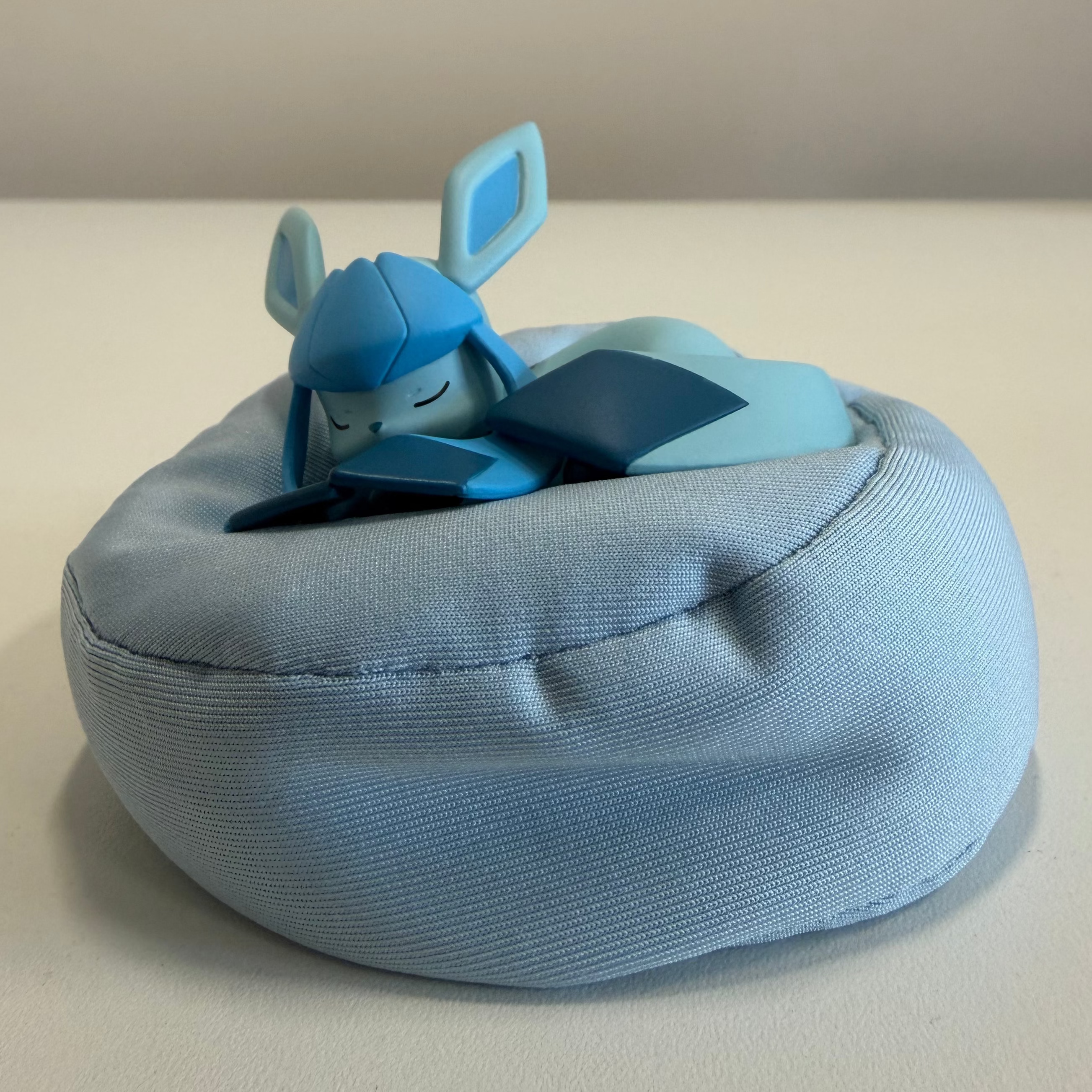 Pokémon Sleeping Eevee Blind Box Statue CDU (9)